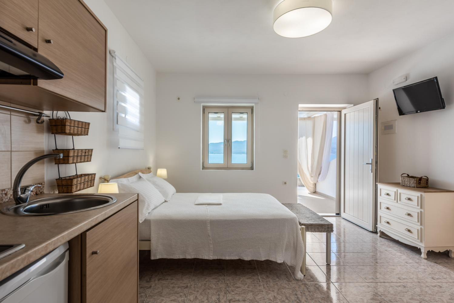 Anemi Suites آداماس الغرفة الصورة