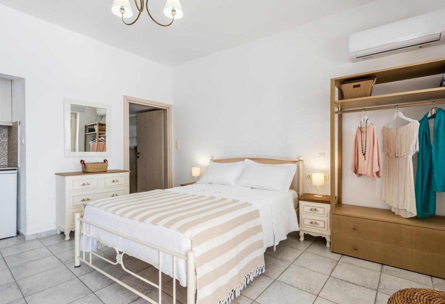 Anemi Suites آداماس الغرفة الصورة